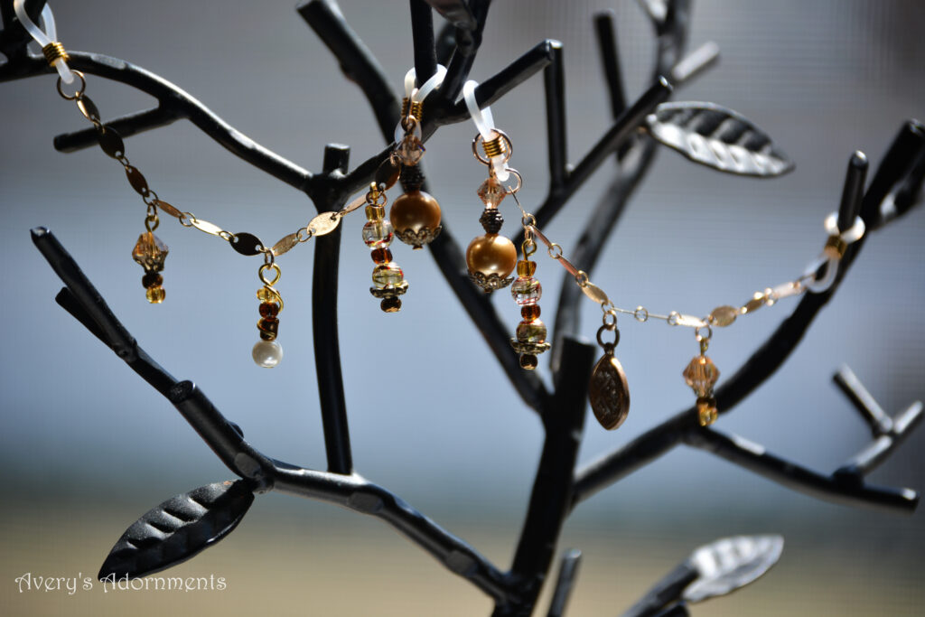 Golden Mismatched Dangles